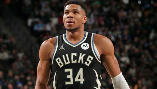 开云直播-狂砍43分难求一胜！雄鹿跌至倒一 字母心态何时崩？